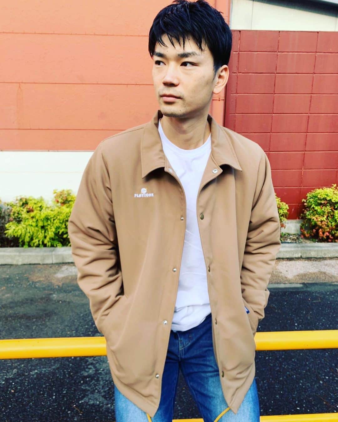 石井講祐のインスタグラム：「ボーラーズ冬の新作のご紹介！ 裏起毛になっていてとても暖かいです！ 私服でも着れるので、先週の新潟遠征で早速着て行きました^_^ 店頭販売しているので、気になる方はこれからの季節チェックしてみてください👍 #ボーラーズ船橋 #石井講祐」