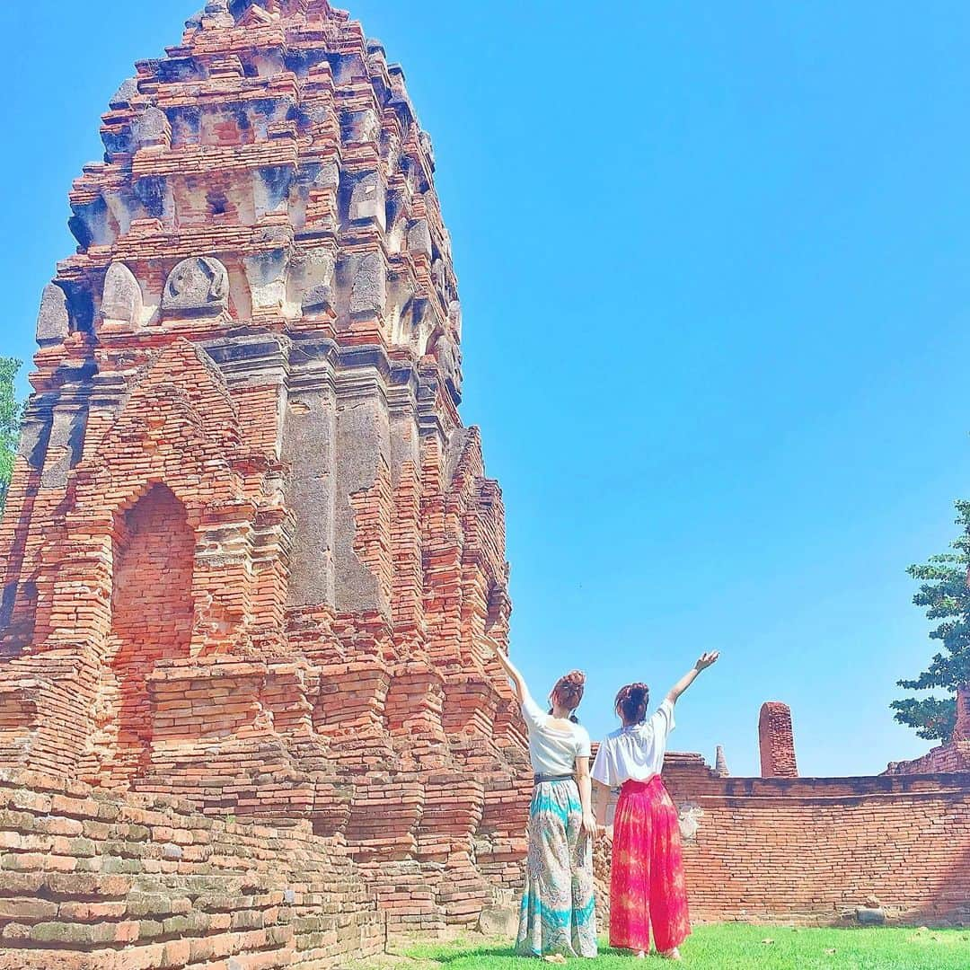 空山菜摘さんのインスタグラム写真 - (空山菜摘Instagram)「♡ 🇹🇭✨🐘 . . アユタヤ遺跡はまた雰囲気が ガラッと変わって古代の雰囲気が😳❤️ 有名な #ワットマハタート も バッチリ見てきたよ🙆‍♀️🌈 . . . . #タイ旅行 #アユタヤ遺跡 #アユタヤ  #バンコク旅行 #海外旅行 #旅行大好き #女子旅 #タビジョ #旅行好きな人と繋がりたい #ソラtrip #タイ観光 #タイランド #パトンビーチ #genic_thailand #プーケット旅行 #ベトナム旅行 #マレーシア旅行 #tabijyomap_thai #学生旅行 #南国リゾート #タイパンツ #NERDY」12月3日 19時48分 - natsumi_sorayama