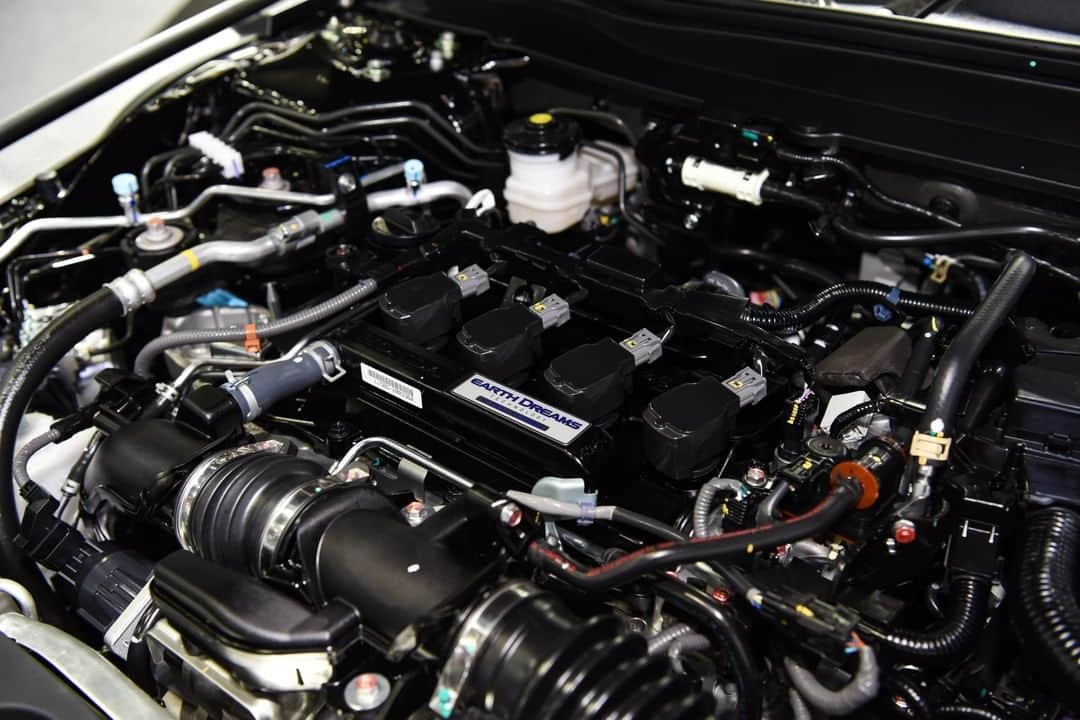 EnjoyHondaThailandさんのインスタグラム写真 - (EnjoyHondaThailandInstagram)「All-new Honda Accord รุ่น Turbo EL ยนตรกรรมสปอร์ตพรีเมียมซีดาน มาพร้อมข้อเสนอสุดเร้าใจ รับดอกเบี้ยพิเศษ 1.99%* ฟรีค่าแรงเช็กระยะ 5 ปี หรือ 100,000 กม.* เมื่อจองรถยนต์ตั้งแต่ 25 พ.ย. 62 - 11 ธ.ค. 62 และรับรถยนต์ตั้งแต่ 25 พ.ย. 62 - 31 ธ.ค. 62  รายละเอียดเพิ่มเติม คลิก >> https://www.honda.co.th/  มาเจอกันในงาน Motor Expo 2019 ที่บูท Honda (A14) อาคารชาเลนเจอร์ ฮอลล์ 2 อิมแพ็ค เมืองทองธานี ตั้งแต่วันที่ 29 พ.ย. 62 – 10 ธ.ค. 62  #AllnewHondaAccord #TheAccord #AllnewHorizonBegins *เงื่อนไขเป็นไปตามที่บริษัทฯ กำหนด」12月3日 20時00分 - hondathailand