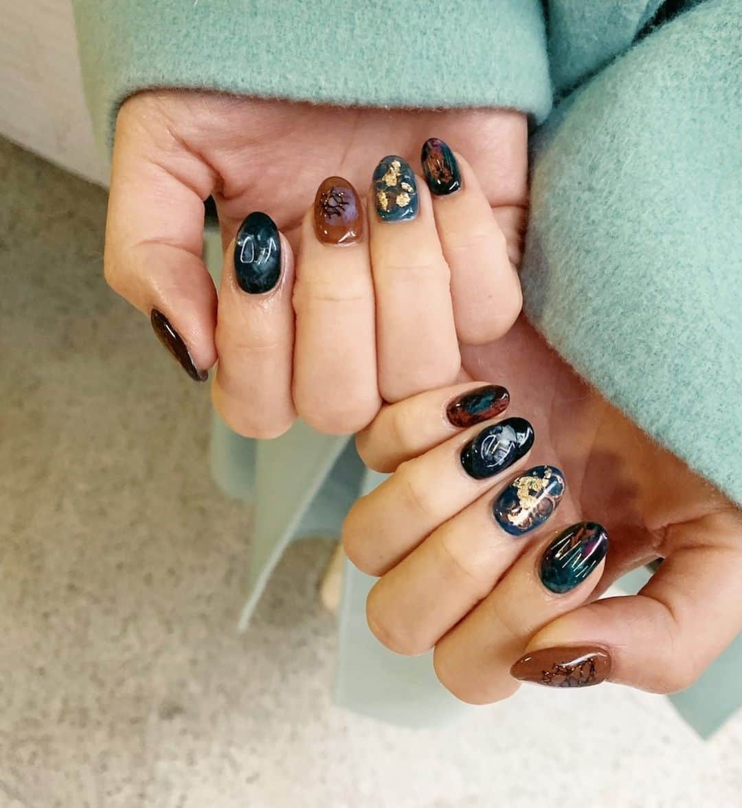 古川貴絵さんのインスタグラム写真 - (古川貴絵Instagram)「new nail 冬はシンプルなコーデが多いから ネイルは派手目に♡ あ〜。可愛い😽 #キエネイル #ネイル #nail #個性派ネイル」12月3日 20時37分 - _kiegram