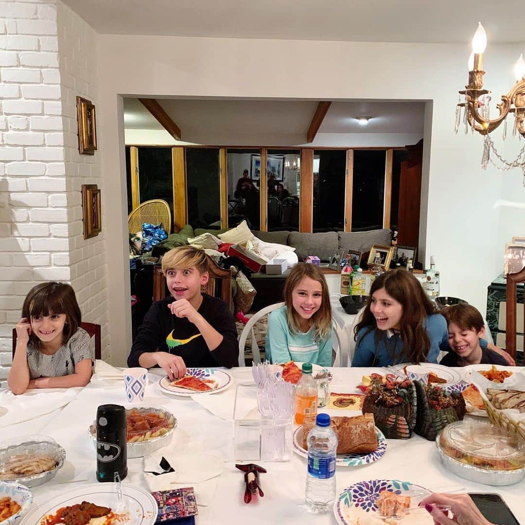 Ilana Wilesさんのインスタグラム写真 - (Ilana WilesInstagram)「This was “Kids Thanksgiving” which is what Harlow calls Friday Thanksgiving at Grammy and Sammy’s house. My mom usually cooks a full Thanksgiving meal on Friday, but she recently had surgery on her elbow, so she ordered in Italian and served it on paper plates. “Pizza?!” Mazzy exclaimed when she saw her plate. “This is the best Thanksgiving meal ever!” After dinner, Grammy gave all the kids Thanksgiving gifts because 1) this is the only holiday she sees all her grandchildren and 2) “I’m Jewish. I don’t need Santa taking credit.” She ended the night with carvel cake for my birthday, as is our Thanksgiving tradition. Since Mazzy’s birthday is a week away, she got a sparkler in a scoop of ice cream, which scared the bejesus out of her. Then everyone slept over. Big kids in the den. Little kids in sleeping bags on the floor of Grammy and Sammy’s room. In the morning, Harlow showed everyone how to make French toast. Then we all saw Frozen in 3D (except Mike because someone had to stay with Otis) and played laser tag. Now do you understand why my kids love Grammy and Sammy’s on Thanksgiving?」12月3日 11時42分 - mommyshorts