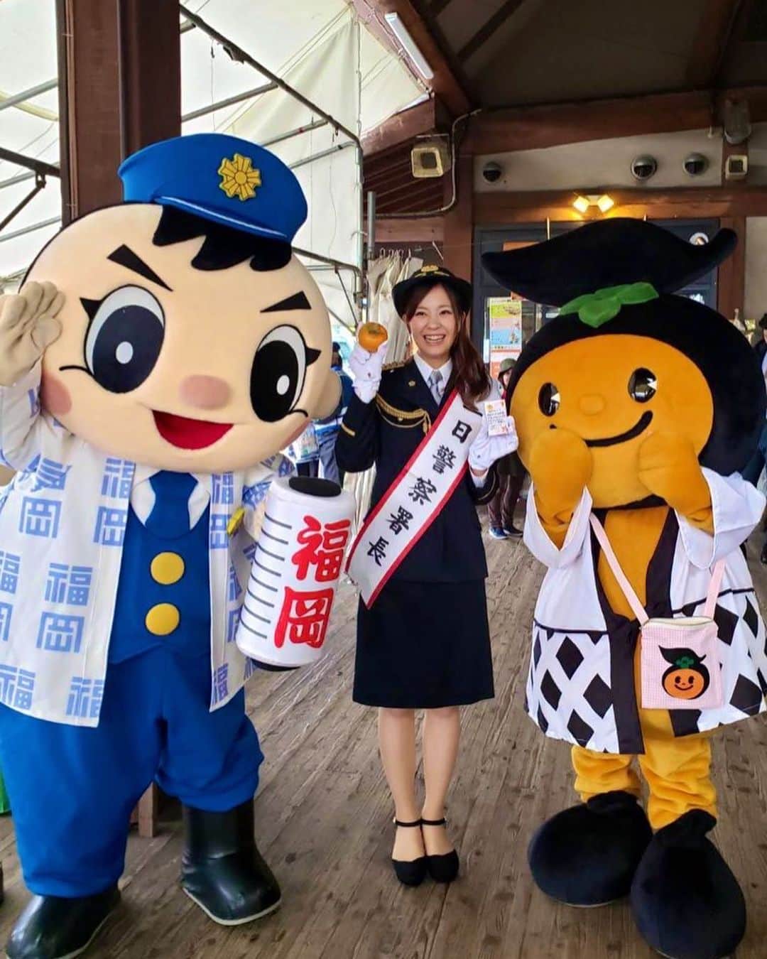 上杉あずさのインスタグラム：「. #うきは警察署 #1日警察署長 with #うきぴー #ふっけいくん . 当日までみんなで打ち合わせしたり告知動画撮ったり絆も深まったり？！🤭🤭❤️❤️ . 楽しかったよ❣️これからもよろしくお願いしますね🌸 #ukiha #ukip #fukuoka #fukkei #police #policeman #character #yuru #friendship #myhometown #local #event #pr #福岡 #うきは #ゆるキャラ #ゆるキャラグランプリ2019 #警察 #お勤めご苦労様です」