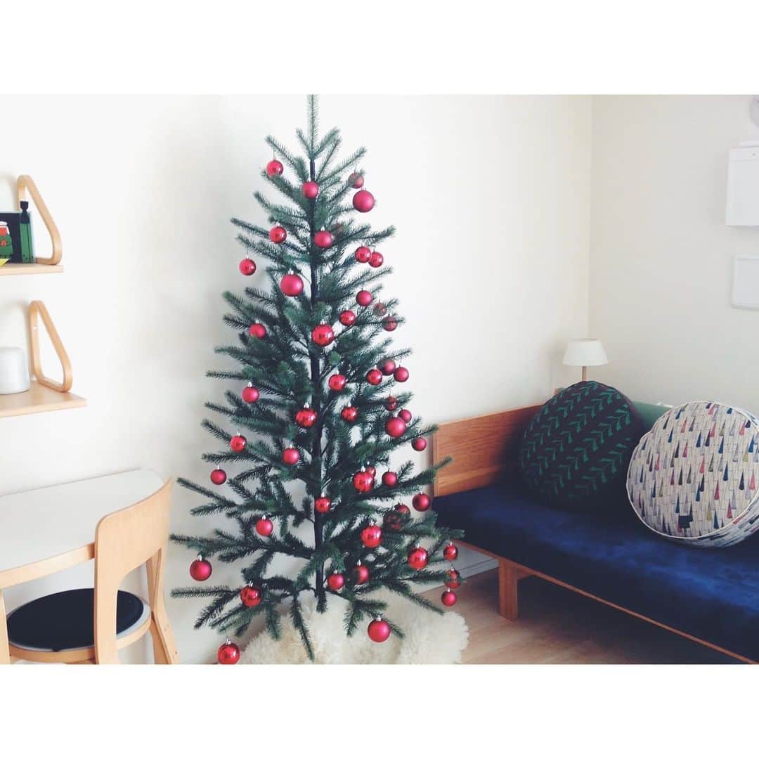 のインスタグラム：「12月ですね〜✨🌲 2014年の写真を整理していたら、懐かしい一枚を発見しましたので、投稿してみました😄 . ツリーについては、ブログやYouTubeでもご紹介していますので、お時間ありましたら是非どうぞ〜 . YouTube👉ホロンチャンネル」
