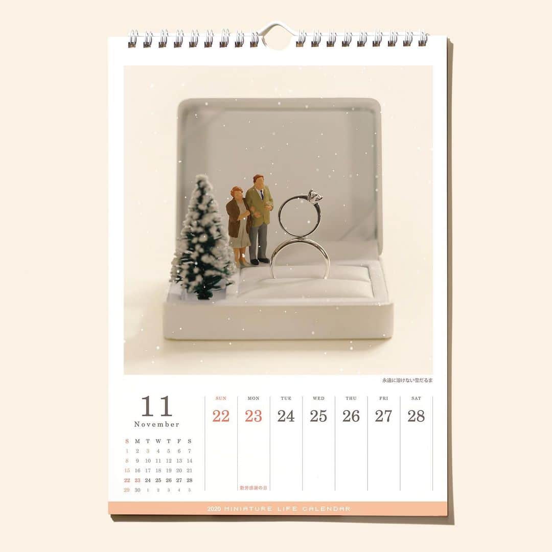 田中達也さんのインスタグラム写真 - (田中達也Instagram)「. 12.3 tue “Car-lendar” . この駐車場は彼んだー . #カレンダーの日 #駐車場 #Calendar #Parking . 【Miniature Life Calendar 2020】 . Buy at Amazon Japan https://www.amazon.co.jp/dp/B07WG2MHFF . Buy at Rakuten Global Market (International Shipping) https://global.rakuten.com/en/store/sakatsu/item/4900459527645/ .」12月3日 12時31分 - tanaka_tatsuya