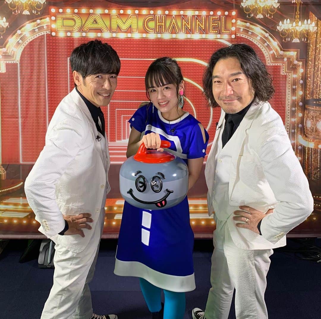 寺岡呼人のインスタグラム：「カラオケ曲間番組「DAMチャンネル」に寺岡シトーンとトータスシトーンが﻿ ゲスト出演決定！﻿ ビッグエコー他、DAMのブロードバンド対応機種が設置されている全国カラオケ﻿ 店でご覧頂けます‼﻿ ﻿ 忘年会シーズン到来です。みんなで「涙はふかない」をうたおう！﻿ ﻿ 配信日：12/3より順次配信～1/6﻿ 未公開動画もチェックしてね（12/6UP予定）﻿ http://www.clubdam.com/app/dam/dam/damchannel/index.html﻿」