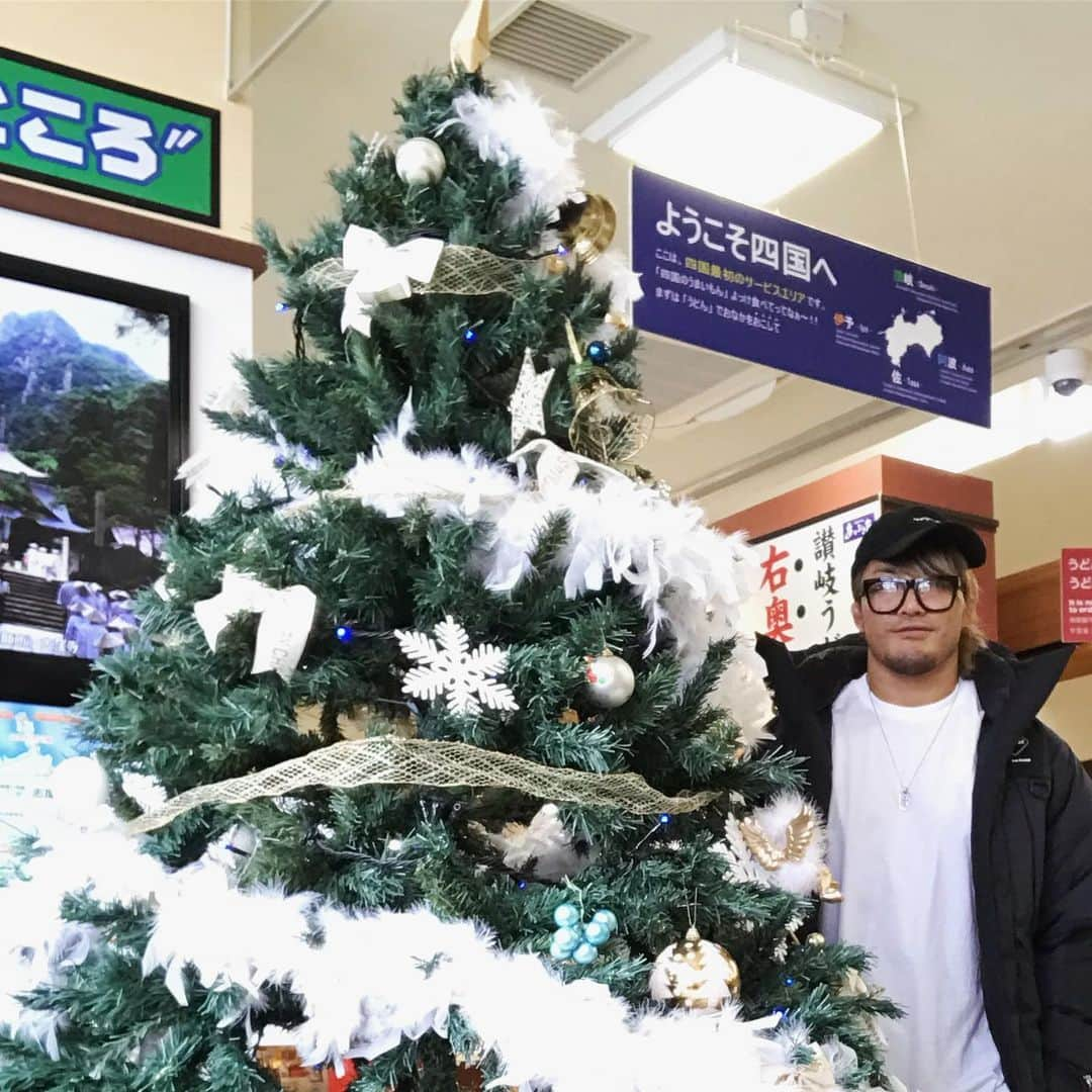 棚橋弘至さんのインスタグラム写真 - (棚橋弘至Instagram)「ツリー集め🎄今年一本目。」12月3日 13時12分 - hiroshi_tanahashi