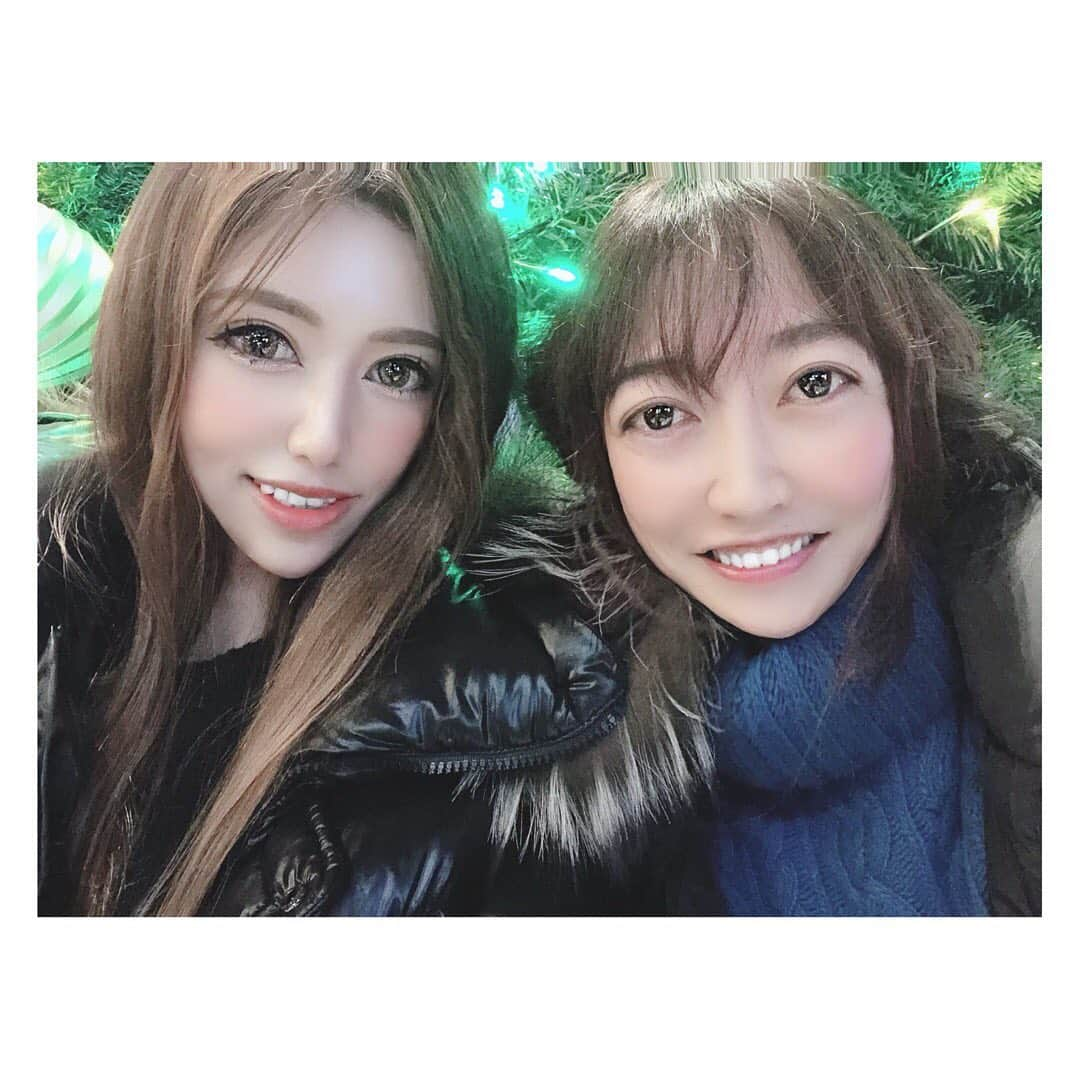 箕田 みなみさんのインスタグラム写真 - (箕田 みなみInstagram)「寒い季節だけど❄️ この時期のツリーや🎄イルミネーション見るとついつい立ち止まって写真撮りたくなる😆💓✨ ・ ・ #女子会 #主婦会 #主婦友 #イルミネーション #クリスマスツリー #ガールズトーク」12月3日 13時28分 - minami.mita