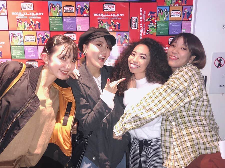 のインスタグラム：「先日、友達がイベントの制作、 振り付けをお手伝いしてる キッズダンスのイベント 観に行ってきたよん。 キッズダンサーのみんなの ダンス好きな気持ちが めちゃくちゃ溢れてて とっても素敵やった！ 見ててテンション上がりまくりました。  そして あぁ、私も昔こうやって ダンス好きで好きでたまらなかったなぁ。。 と少し懐かしくなりました。  心にキラキラを ありがとうございました*✲ﾟ*｡ #dance #cjda #CJDAクロニクル #friends #friendship #shibuya」