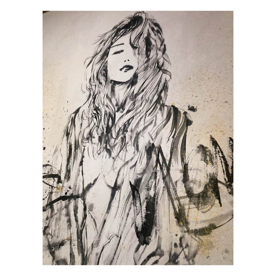 伊藤舞さんのインスタグラム写真 - (伊藤舞Instagram)「🖌 西元さんとの対談、公開されました。 . カッコよくて、色っぽくて、 惚れ惚れする作品たちに囲まれて いろんなお話聞かせていただいてます！ . YouTubeのFBS公式チャンネルからご覧ください♡ . そして、ぜひぜひ 実際にその目で作品を見て、感じていただきたいです！ . . #墨絵アーティスト  #西元祐貴  #龍のキセキ  #北九州のキセキ #北九州市立美術館分館」12月3日 13時34分 - maiito_fbs