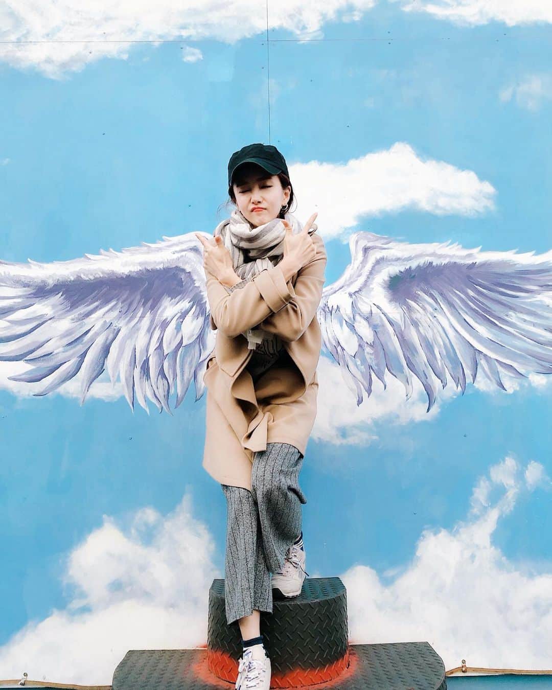 リンジさんのインスタグラム写真 - (リンジInstagram)「진정한..if i had wings.. #민지하고싶은거다해#하늘위로날아가고싶어#ifihadwings」12月3日 14時37分 - linzy_minji