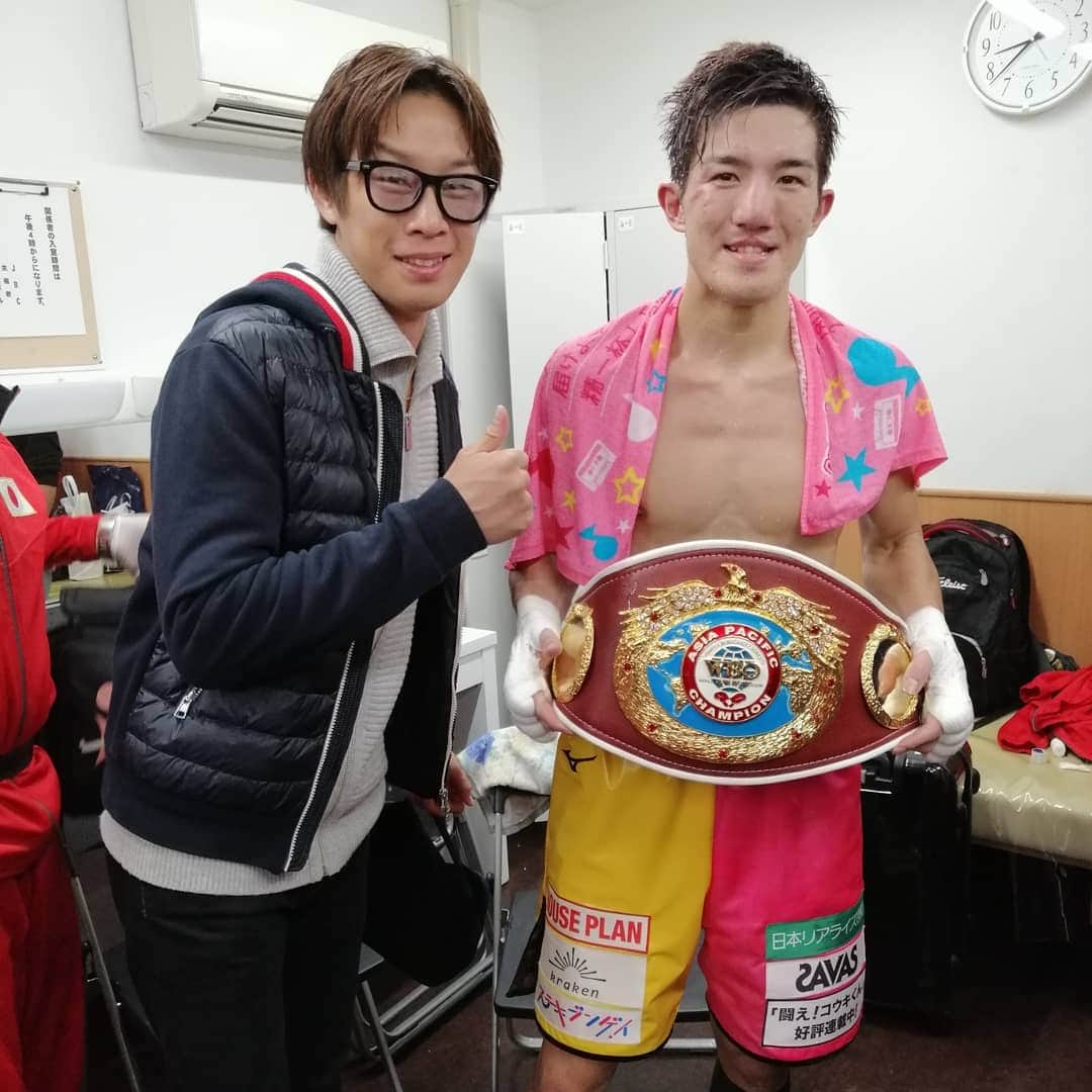 清水聡のインスタグラム：「大橋ジム無事に全勝！！ とても盛り上がる試合ばかりでした👍 みんなお疲れ様✨ 応援ありがとうございました！ #ボクシング#boxing#大橋ボクシングジム #桑原拓#井上浩樹#松本亮#保田克也#後楽園ホール#タイトルマッチ#titleist #title #titlematch」