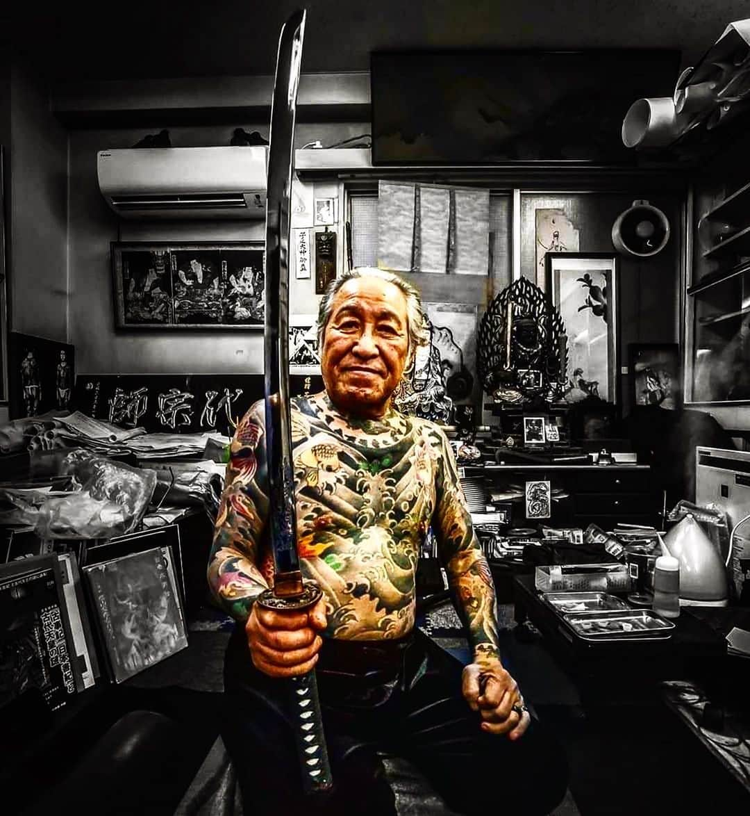 中野義仁さんのインスタグラム写真 - (中野義仁Instagram)「old  photo💪💪💪 long sword . shin shinto ‼️❤️👌💙💚 #katana #jepanesswword #sword #samurai #ronin #bushi #H2ocean #H2oceanproteam #officialh2ocean #traditional #japan #history  #japanestatoodesign #artistmafia #tattoos #tattooing #tattoo #tattoomag #irezumi #inkdmag #tattoomagazine #tattoos_of_instagram  #tattoolifemagazine #tattooenelgy #tattooinstagram #tattoomania #artistmafia #tattoocultur #tattoocomunity #tattooculturmagazine #tattooare  @jessyentattoo @dennis_camsupply @yokohama_tattoo_museum @souryou @kiwamijewelry @horiyoshi3shop @taiwantattooconvention」12月3日 16時11分 - horiyoshi_3