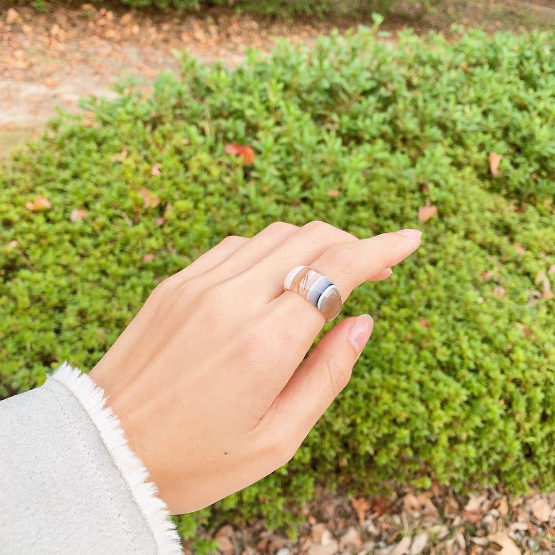 山下耀子さんのインスタグラム写真 - (山下耀子Instagram)「うっとり…🥺 . 自分の手あんまり好きではないんだけど このリングつけるだけで 何時間でも見ていられる手になる😌」12月3日 16時11分 - twinkleyesy