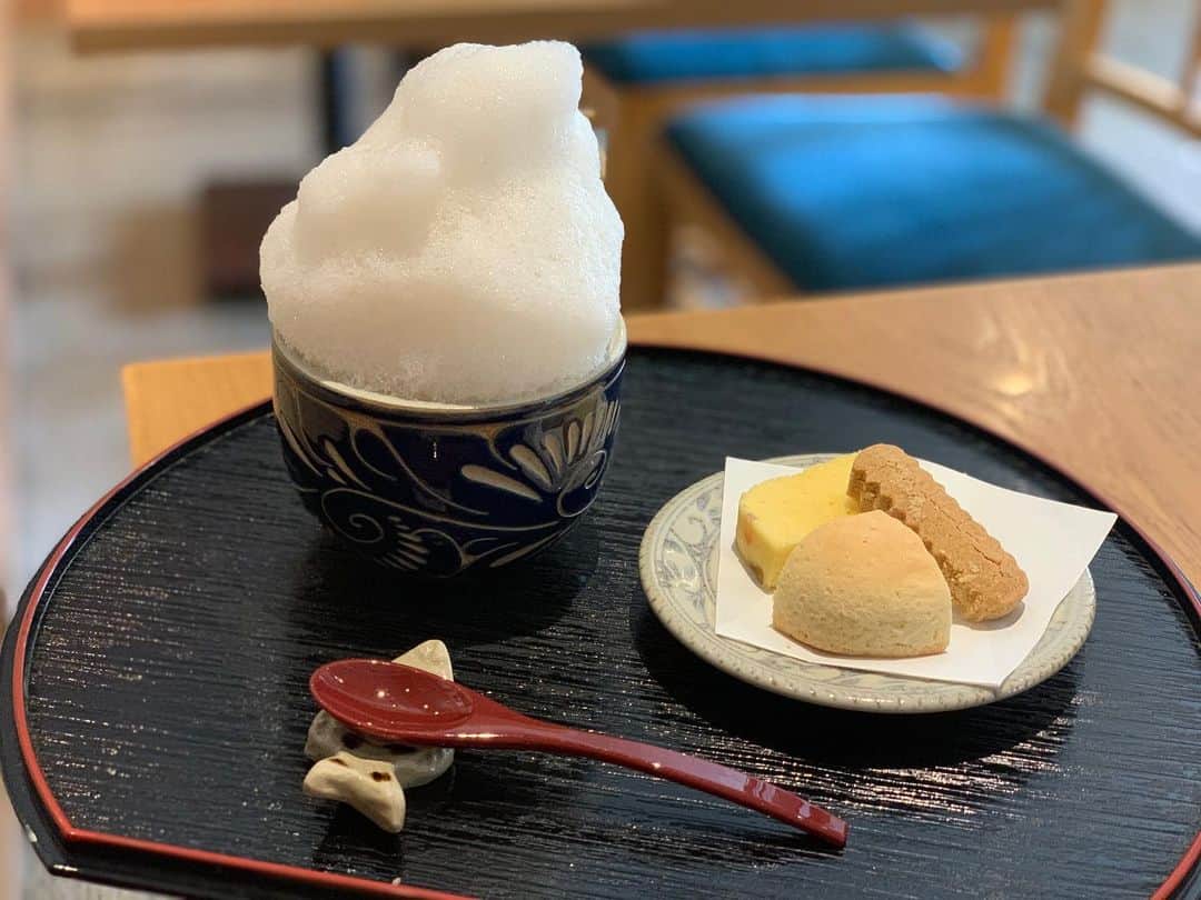 崎山一葉さんのインスタグラム写真 - (崎山一葉Instagram)「ぶくぶく茶🍵  琉球の時代、鼻につけて遊んでいたのだとか。。☺️ #okinawa #やちむん通り」12月3日 16時20分 - kazuha_sakiyama