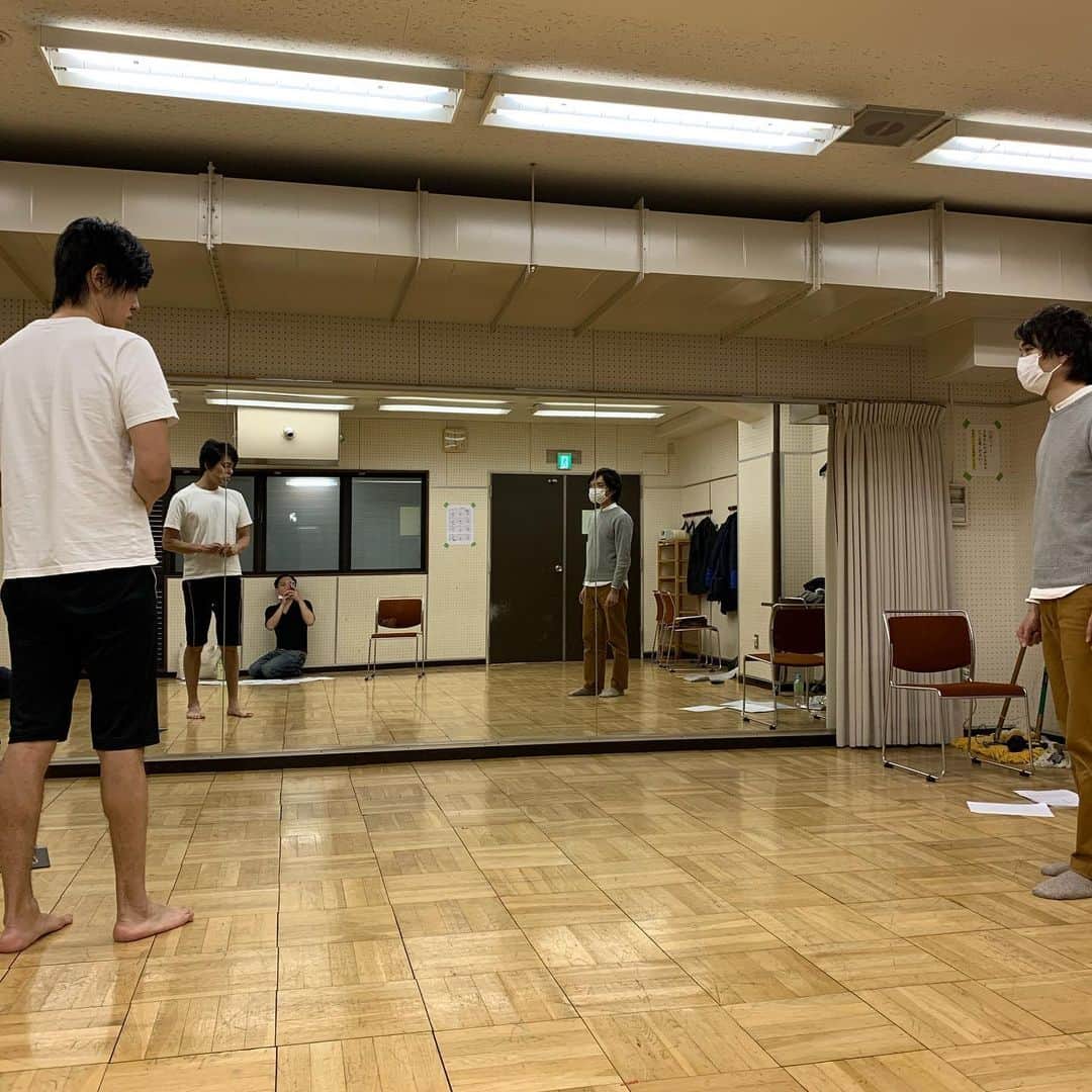 のインスタグラム：「『すいているのに相席』稽古中！１２日から！おもしろいよ！ #ザギース #稽古」