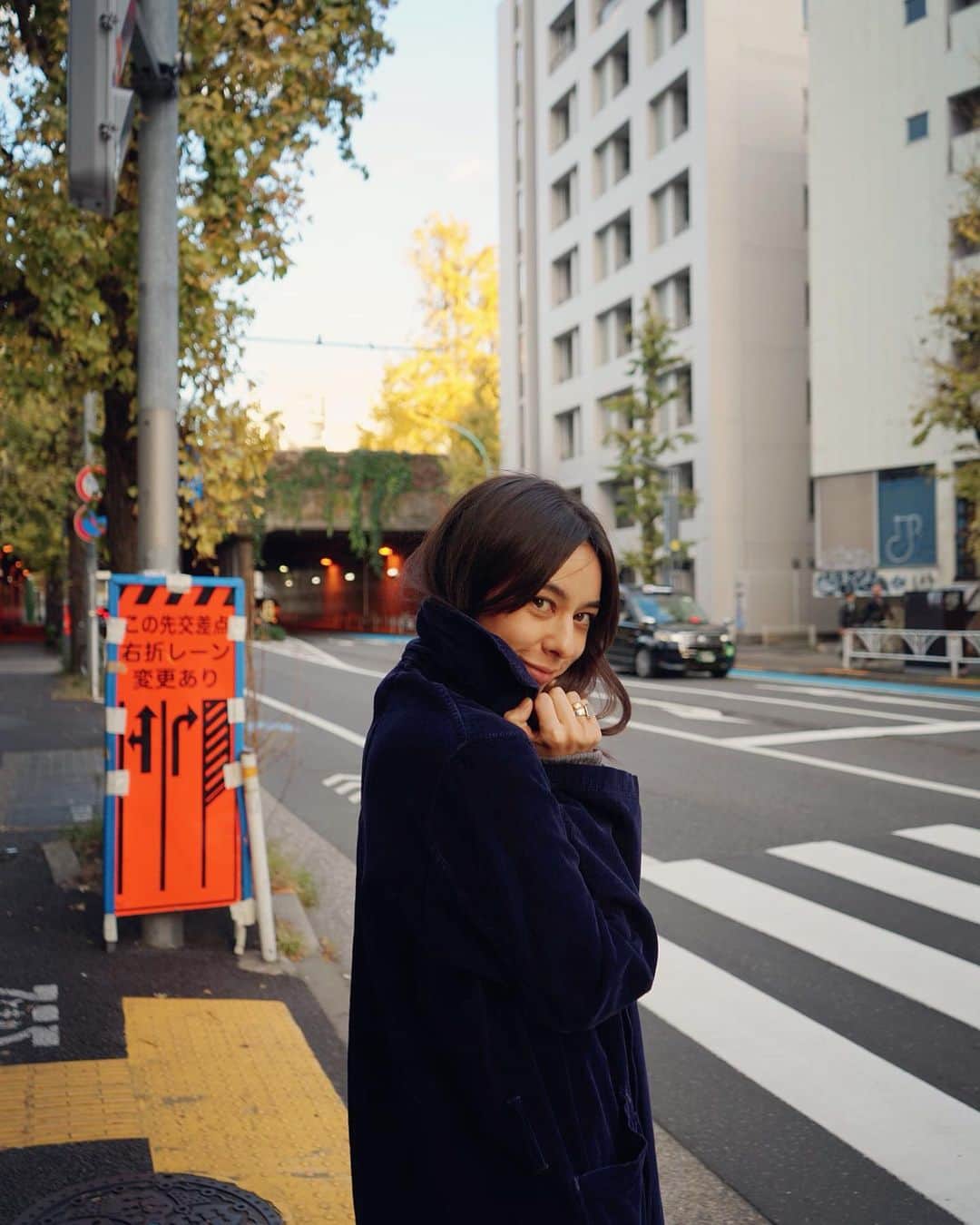 MiChiのインスタグラム：「今日暖かかったね💕 Walk around the neighborhood. Such a nice day today 😋 📷// @stevieees  #tokyo#sendagaya#japan」