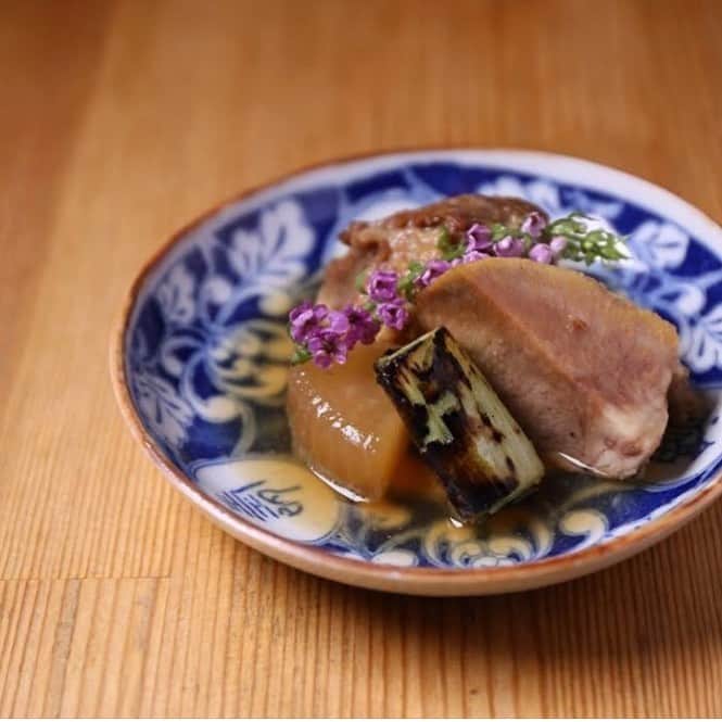 のインスタグラム：「2日炊いた牛タンのおでんはホロホロ柔らかで絶品。ご賞味ください！本日もお待ちしております！ . . . #cassiwa #カッシーワ #大阪 #大阪肉 #焼き鳥 #大阪ワイン #大阪グルメ #梅田グルメ #シャンパン #大阪女子会 #親子丼 #大阪日本酒 #つくね #料理写真 #料理 #食べ歩き #美味しい #foodie #foodstagram #instagood #食べログ #グルメ好きな人と繋がりたい #グルメ #寿司 #梅田ディナー #梅田デート #梅田ごはん #homelife_大阪」