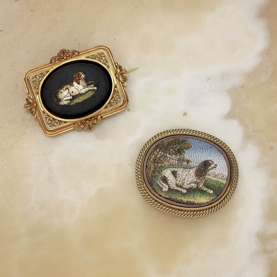 クリスティーズさんのインスタグラム写真 - (クリスティーズInstagram)「Miniature masterpieces, gold-boxes were the 18th century’s most sought-after accessories.⠀ .⠀ Our online auction continues until 5 December.⠀ .⠀ Gold Boxes: Micromosaic Boxes and Jewellery, online, 29 November - 5 December.⠀ .⠀ #art #gold #box #goldbox #european #history #arthistory #collecting #collection」12月3日 17時36分 - christiesinc