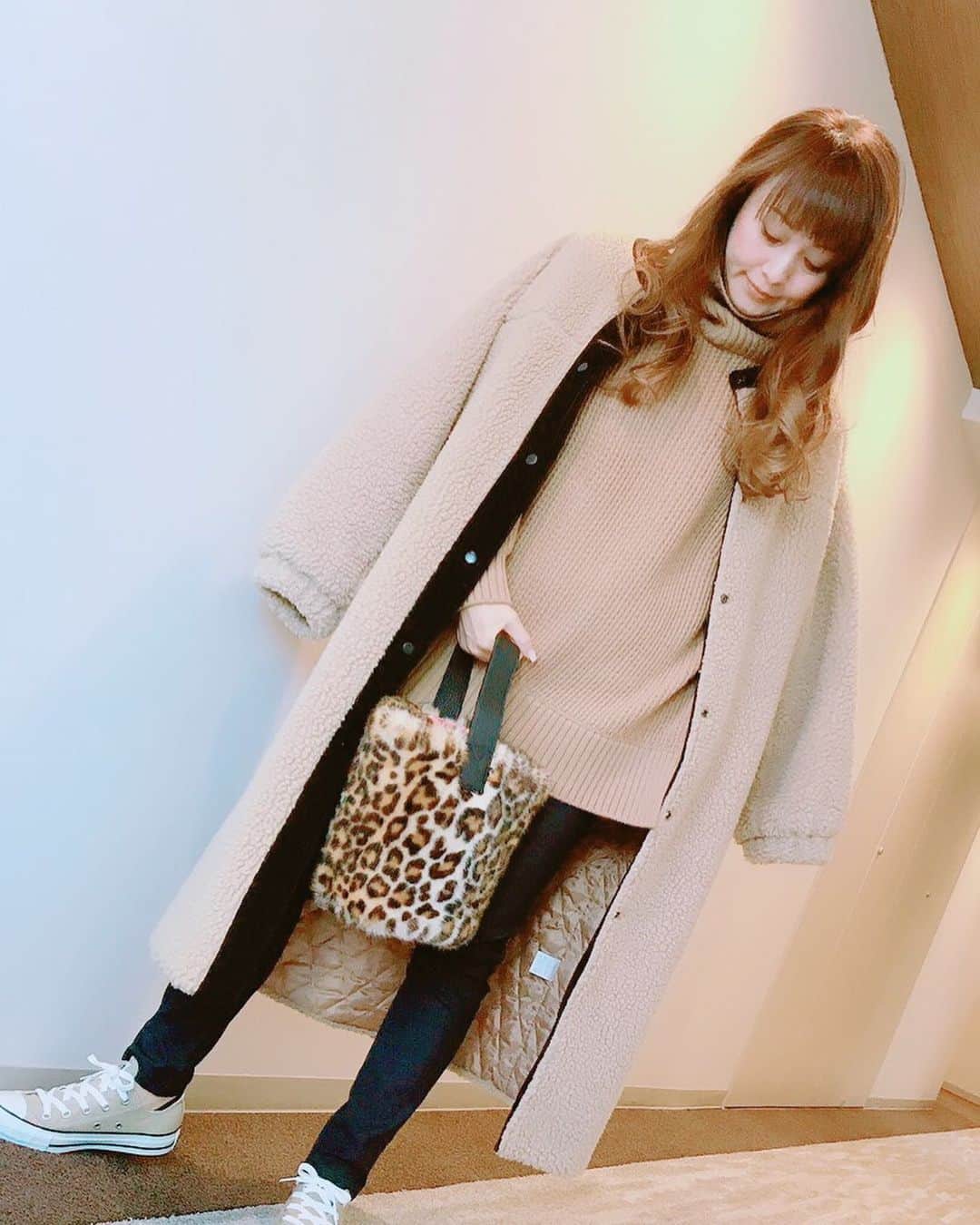 渡辺美奈代さんのインスタグラム写真 - (渡辺美奈代Instagram)「ファッション  #カジュアル #ぷーどるこーと  #コンバース」12月3日 17時52分 - watanabe_minayo