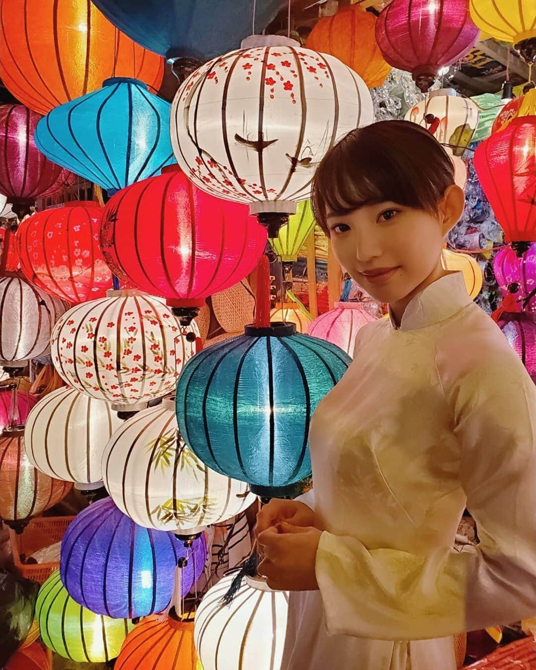 保坂玲奈さんのインスタグラム写真 - (保坂玲奈Instagram)「🇻🇳...Ｈ  Ｏ  Ｉ  Ａ  Ｎ . . ○ホイアンのランタン売場では 映えが狙えます🤓 . . ○ただ、写真を撮るには 少しばかりお金を払う必要があります︎☺︎ . . . . #hoian #danang  #renaotravel #renaotravel_danang #Vietnam #Vietjet #ベトジェット #サンダナとダナン #ダナン向上委員会」12月3日 17時57分 - __renao_0707