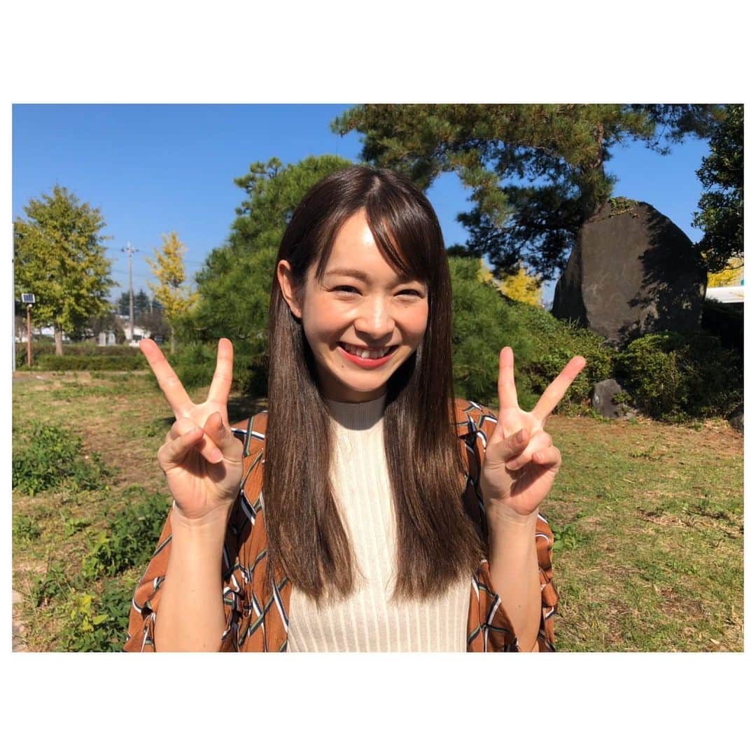 酒井瞳さんのインスタグラム写真 - (酒井瞳Instagram)「#いいじゃん 新メンバーとして１回目のロケは絵はがきを体験してきました！ 筆の持ち方も独特で(その方が味が出るみたい)難しかったけど味のある世界に一つだけの絵はがきが完成したよ(≧∀≦)私が描いてる時の高城さんの視線ww 次はどんなロケになるか楽しみだ！！ #茨城 #えはがき #子年 #年賀はがき #手書き  #2020 #ダブルピース」12月3日 18時08分 - s.sakaihitomi