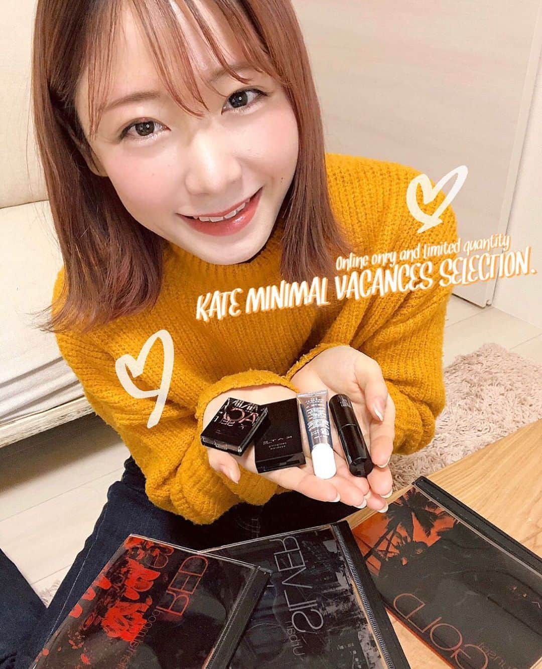 てぃーみきのインスタグラム：「今日はKATEのミニマルバカンスセレクションを使ってメイクしてみました( ੭ ˙꒳ ˙ )੭  3色ある中で私が使ったのは、アーバンシルバー☝🏻 美容系の方の動画でよく見るあのアイブロウ（通常サイズで入っている・・・！）とミニサイズの下地・マスカラ・マルチカラーがセットになっててさらにポーチまでついているのに3000円切っちゃうお得さ…⸜(*˙꒳˙*)⸝！ マルチカラーはこれ１つでアイシャドウにもリップにもチークにも使えちゃうアイテム！ ポーチでひとまとめになっているから、持ち運びにぴったり！  カラーは、全3色あるよ↓ 01 サンセットゴールド 02 オリエンタルムードレッド 03 アーバンシルバー  めちゃくちゃ便利なこのセットはオンライン限定＆数量限定…楽天市場で買えるからお早めにチェックしてみてね(⊃=͟͟͞͞🍠=͟͟͞͞🍠＾o＾)⊃=͟͟͞͞🍠=͟͟͞͞🍠=͟͟͞͞🍠=͟͟͞͞🍠 #PR #数量限定 #オンライン限定 #ミニマルバカンスセレクション＃ケイト #KATE #ミニサイズ #デザイニングアイブロウ３D」