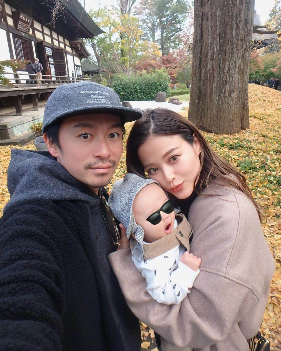 佐野真依子さんのインスタグラム写真 - (佐野真依子Instagram)「👶毎週毎週紅葉散歩🍁🚶‍♂️🚶‍♀️」12月3日 18時24分 - sanomaisanomai