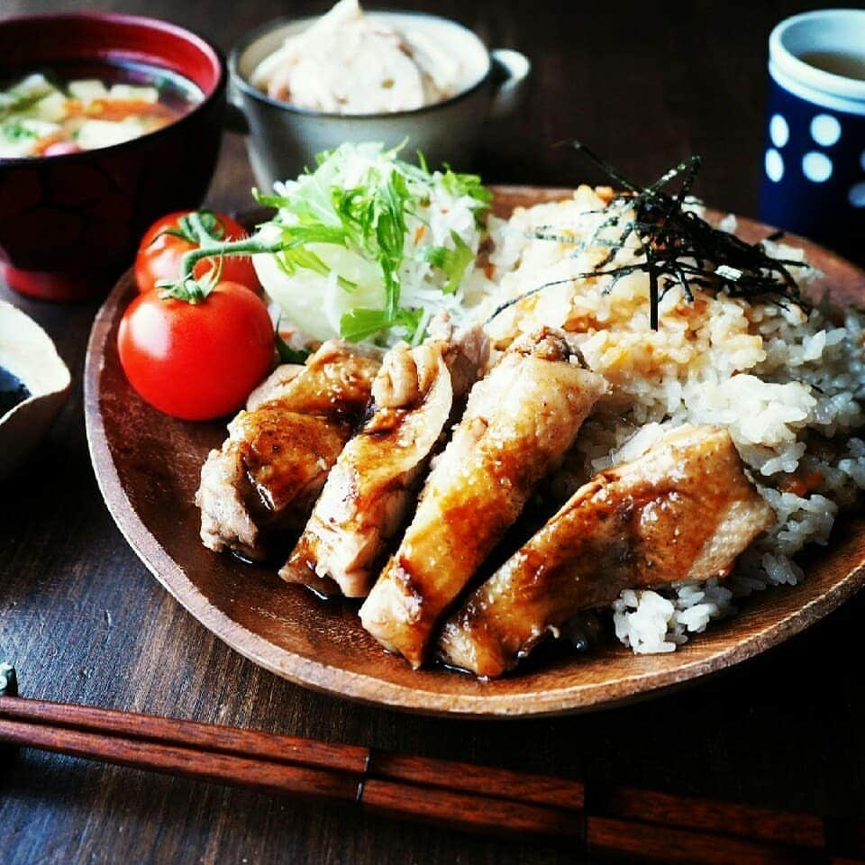 Michiko Maedaさんのインスタグラム写真 - (Michiko MaedaInstagram)「おかわりがとまらない😋🍚✨ 甘辛たまらん💕極細きんぴらごぼう💕 ※※※※※ ※※※※※ #きんぴらごぼう#金平ごぼう #ごぼう#牛蒡#ゴボウ #とにかく極細に切ってみた #おかわりがとまらない #基本のレシピ#ごぼうレシピ #レシピは後程ブログにて #IGersJP#IGersjp#IGersj#クッキングラム#デリスタグラマー#おうちごはんlover #lin_stagrammer#kurashiru#クッキングラム#クッキングラムアンバサダー#クオカ#エルグルメ#フーディーテーブル」12月3日 18時32分 - shana.mama