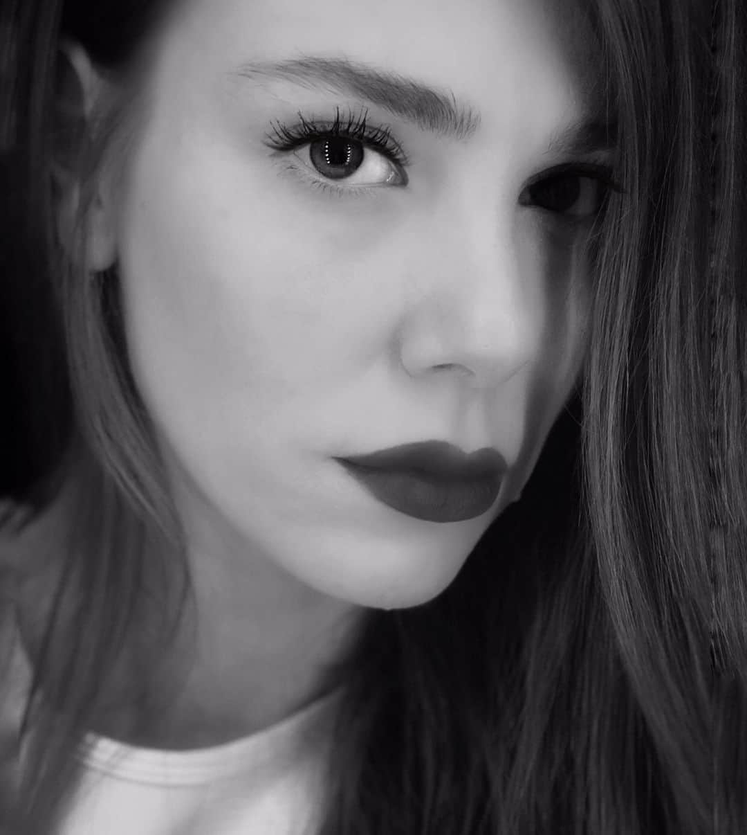 のインスタグラム：「#siyahbeyaz ⚫️⚪️」