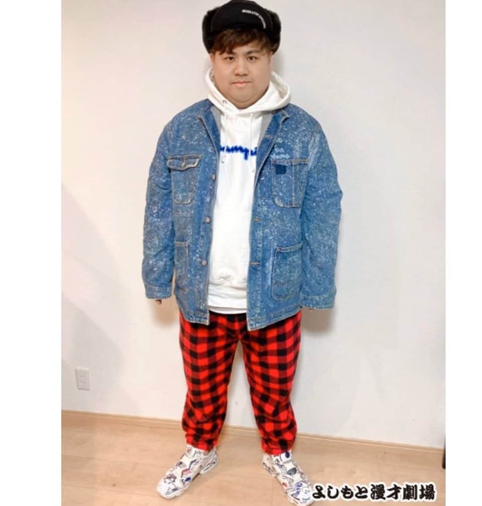 池田真一のインスタグラム：「『オシャレ&ダサい芸人ランキング』 投票よろしくお願いします！ 太り過ぎててカッコイイは不可能なので、全力で可愛いくしています！ ブサイク&男前はどっちも入った事ないので今回はどちらかに入れたらと思ってます！ ちなみにスニーカーはSEASONSでお馴染みのあゆとお揃いです！」
