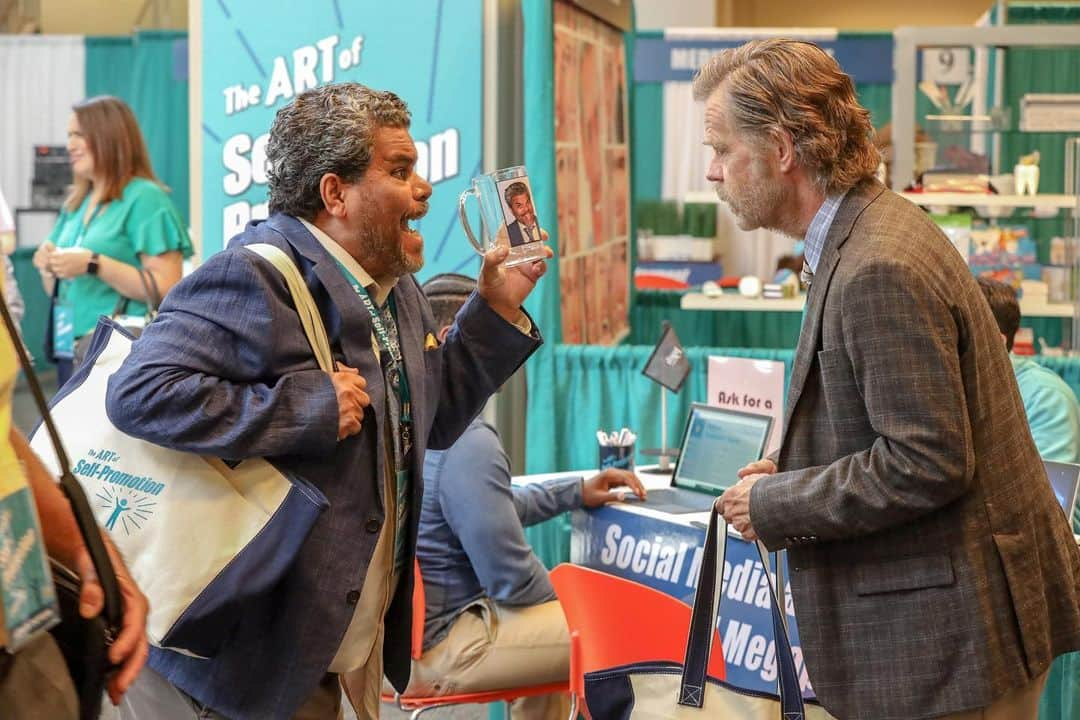 ウィリアム・H・メイシーさんのインスタグラム写真 - (ウィリアム・H・メイシーInstagram)「Picture 1: Luis and I look after each other’s personal hygiene. Picture 2: Here we are discussing the deeper aspects of the scene. Picture 3: Truthfully, I don’t remember shooting this scene. #Shameless」12月4日 4時40分 - williamhmacy