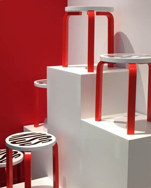 Artekさんのインスタグラム写真 - (ArtekInstagram)「Visit us at the ICA x Artek Satellite Exhibit at Design Miami/ to explore Untitled (Kiss), (2019), which marries Alvar Aalto’s Stool 60 with a newly commissioned work by conceptual artist Barbara Kruger. After the initial run sold out within 48 hours, a new batch is currently being produced, each stool numbered and finished with the artist’s stamp of authenticity. Pre-order yours at @designmiami now or buy online from @icalondon artist editions. #icalondon #artek #designmiami #barbarakruger #stool60」12月4日 4時42分 - artekglobal