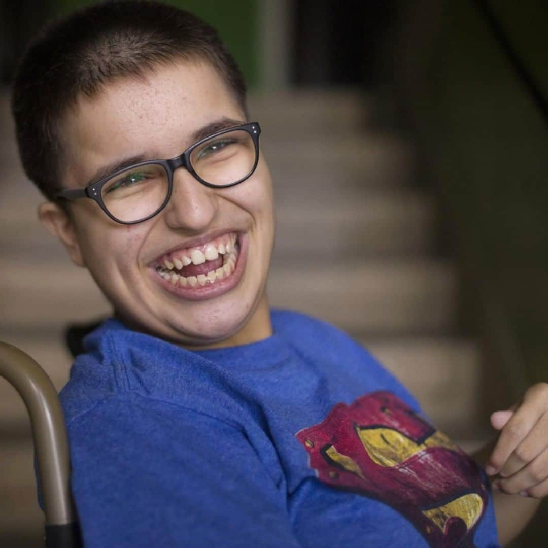 unicefさんのインスタグラム写真 - (unicefInstagram)「Maria, an 18-year-old student from Bulgaria, challenged her university to adapt its English exam rules to the specific needs of students with cerebral palsy like her... and she succeeded! She now has some tips for other students with disabilities to better communicate with their teachers: 👨‍🏫 Explain what your condition is and how it affects your education. 📢 Be empathetic, but stand your ground and tell them what you need. ❓ Be willing to answer questions. 🙋 Don't hesitate to ask for help.  Discover other stories from young leaders using the #VoicesOfYouth hashtag.  #ThisAbility #IDPD © UNICEF Maciek Nabrdalik」12月4日 4時45分 - unicef