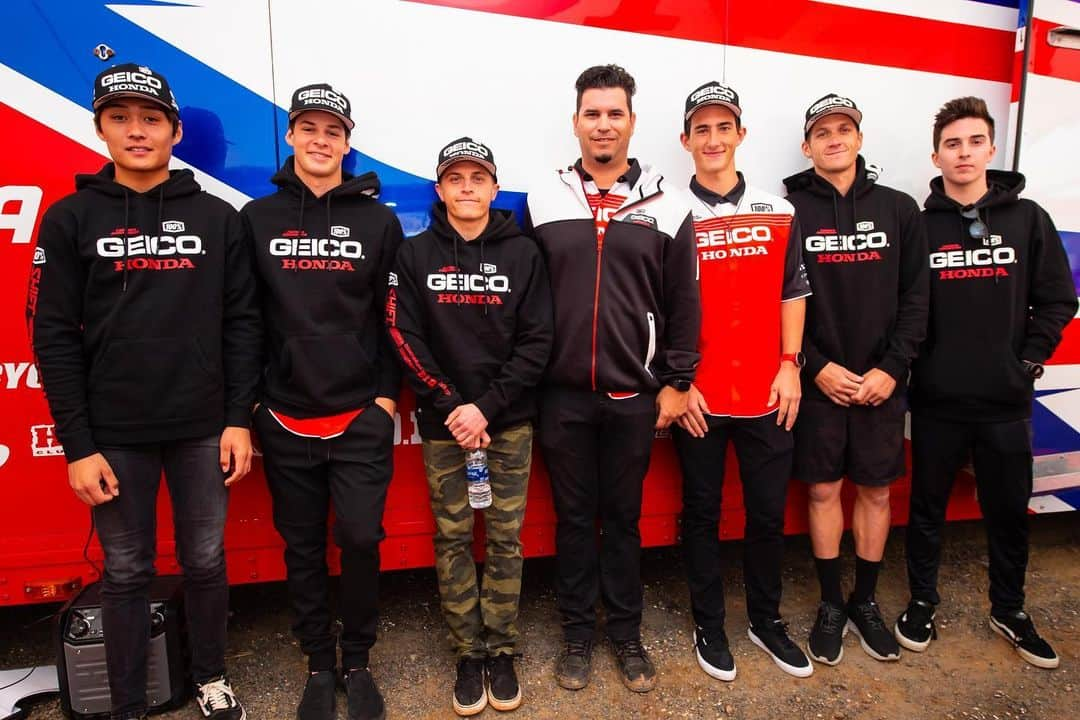 Honda Powersports USさんのインスタグラム写真 - (Honda Powersports USInstagram)「@honda_powersports_us presented its 2020 AMA Supercross and Arenacross teams today during a special media event at its test track in Corona, California (Swipe left) 1. Team Honda HRC 2. Team GEICO Honda @FCHonda 3. Smartop/Bullfrog Spas/Motoconcepts Honda @motoconcepts 4. Phoenix Racing Honda @phxracinghonda #ridered #supercross #arenacross」12月4日 4時54分 - honda_powersports_us