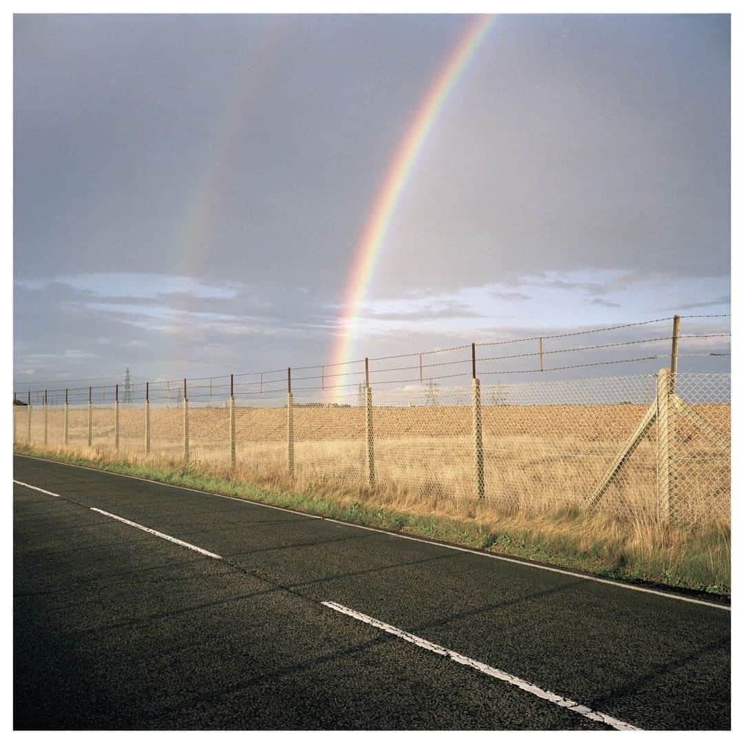 Magnum Photosさんのインスタグラム写真 - (Magnum PhotosInstagram)「#FromTheArchive: Rainbow. Dungeness. Kent. England. G.B. 1999. . © @peter_marlow/#MagnumPhotos . #rainbow #landscape #UK」12月4日 5時01分 - magnumphotos