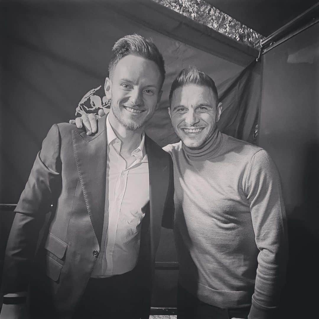 イヴァン・ラキティッチのインスタグラム：「Que alegría compartir un rato contigo..😁🙌 mucha suerte @joaquinarte」