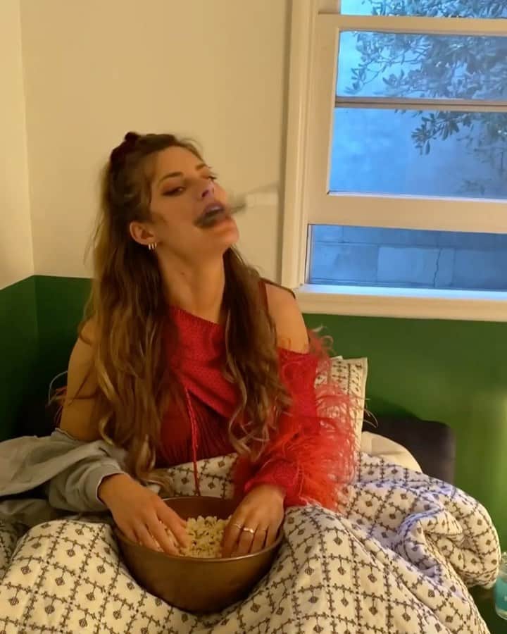 Hannah Stockingのインスタグラム：「Getting caught trying to make bae jealous @piersonfode」