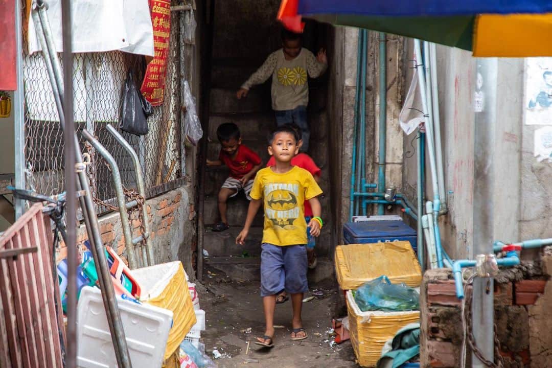 Shunsuke Miyatakeのインスタグラム：「Batman crew in Phnom Penh」