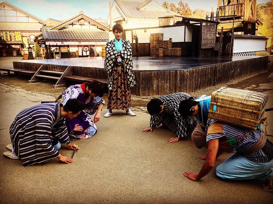 のインスタグラム：「#日光江戸村  くるしゅうないぞ〜🏯笑  ん？ 曲者じゃ〜⚔️笑  懐かしい〜また行きたいなぁ〜☺️ #SOLIDEMO #SOLIDEMOの冠番組 #江戸ワンダーランド #歴史 #江戸時代 #tokyo #tochigi #栃木 #日光 #edowonderland #ソリ冠 #収録 #約２年前 #レギュラー番組 #offshot」