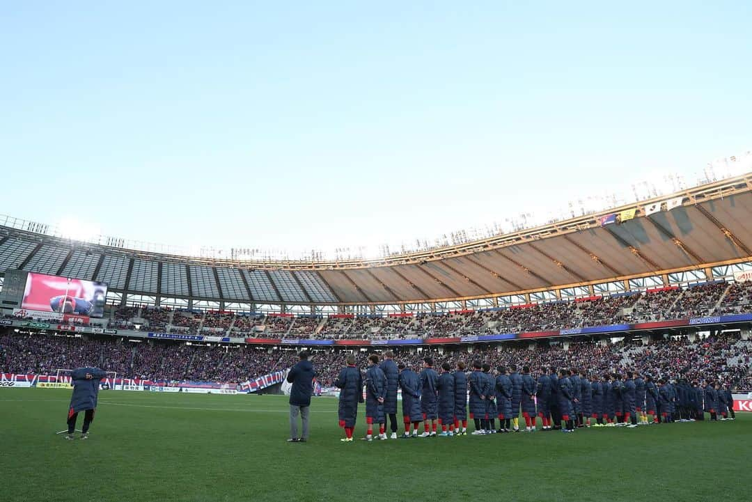 FC東京オフィシャルグッズさんのインスタグラム写真 - (FC東京オフィシャルグッズInstagram)「. 見渡すがきりの青と赤。 最高の雰囲気をありがとうございました。 また横浜で。全員で。#最後の1秒まで 。 @fctokyoofficial  #FC東京 #味の素スタジアム  #fctokyo  #tokyo」12月3日 21時13分 - fctokyoofficial