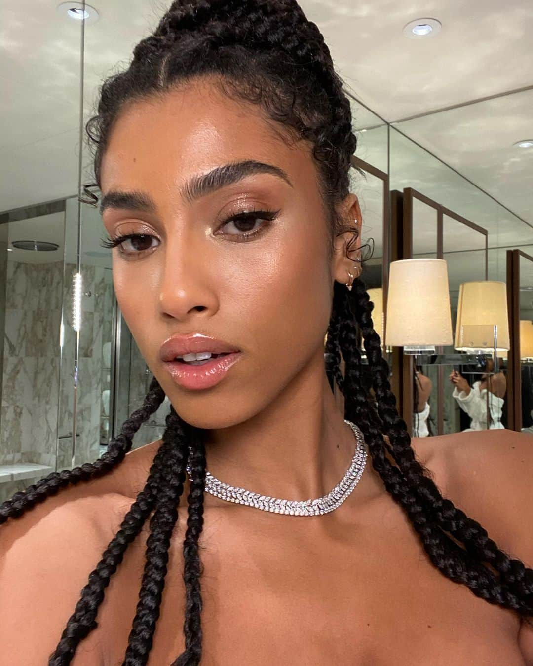 イマン・ハマンさんのインスタグラム写真 - (イマン・ハマンInstagram)「yesterday final make up and hair look ❤️ #bfa」12月3日 21時15分 - imaanhammam