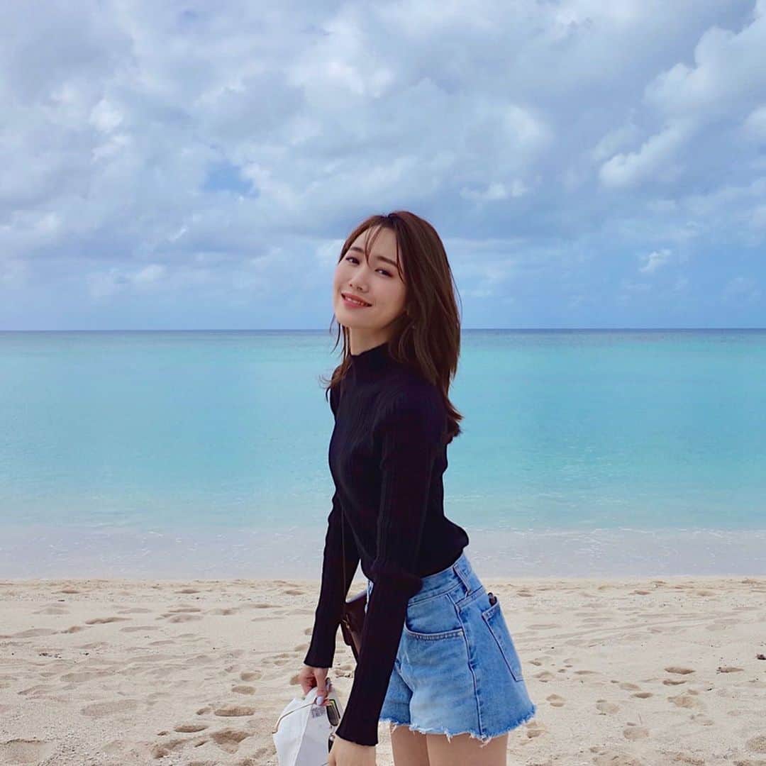 小林ようのインスタグラム：「母と2人で沖縄へ行ってきましたー！楽しかった☺️ . #okinawa #japantrip #2019 #travelgram #beach #sea #沖縄 #恩納村 #旅行 #沖縄旅行 #海 #小林よう」