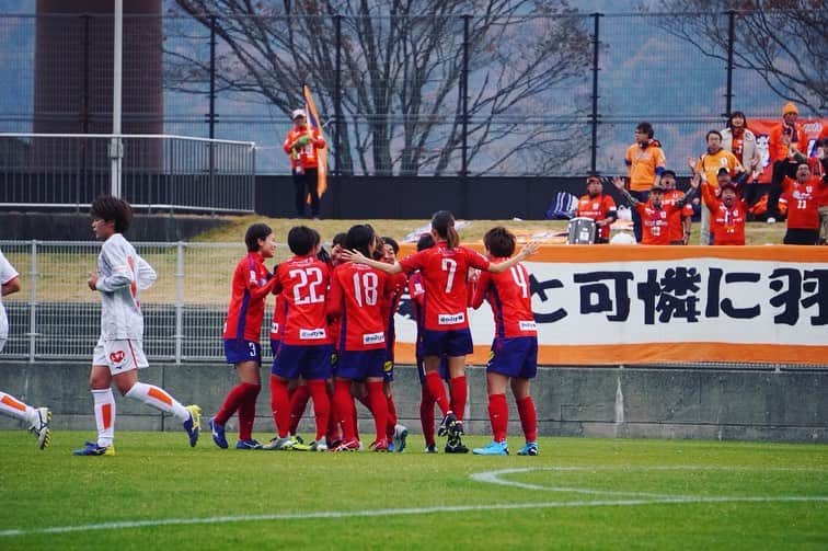 小林海青さんのインスタグラム写真 - (小林海青Instagram)「. 皇后杯3回戦、3-0で勝利☺️✨ みんなナイッシュー！！ 広島まで熱い応援ありがとうございました！  次戦は、 📆12月8日（日） 🆚INAC神戸レオネッサ 🏟パロマ瑞穂スタジアム 🕓16時キックオフ  準々決勝です！  #ノジマステラ神奈川相模原 #川島ウチマタはるな」12月3日 22時13分 - umiao_17