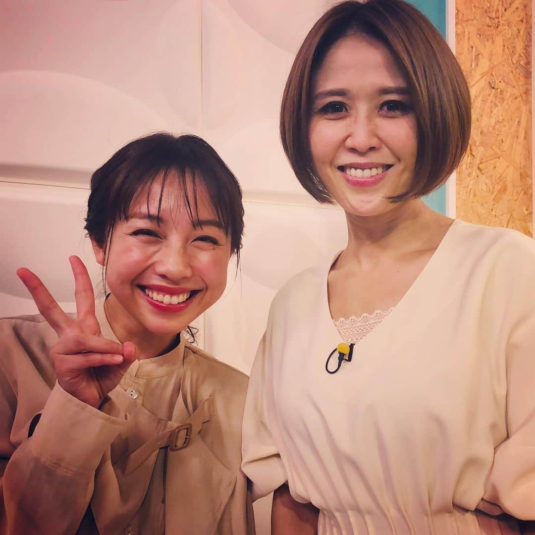 鈴木あきえさんのインスタグラム写真 - (鈴木あきえInstagram)「#TBS #キニナルマーケット の収録にて。  #大竹七未さん　と😊😊 とってもピュアで素敵なお方✨✨ いつも笑いをくださりありがとうございます。笑🧡  しかし 一つのスポーツ（事）を極めてらっしゃる方はすごいなぁ✨✨ 習い事が その人の人生を変えるかもしれない出逢いになるってこともあるわけですもんね🧡  まだ全然決めてないけど、 息子も、自分も？笑 夢中になれる““習い事”に出逢えるといいな😌💛 さて 明日は #よじごじdays #生放送 に出演させていただきます😊  15:40〜　ぜひ🧡」12月3日 22時13分 - akiesuzuki0312