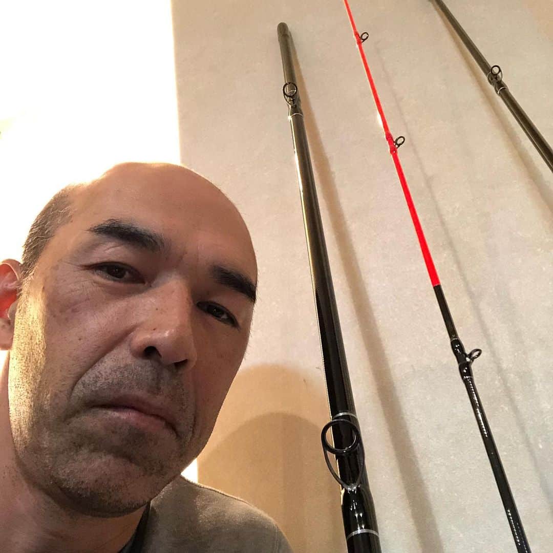 和田 一浩さんのインスタグラム写真 - (和田 一浩Instagram)「SABLOのイクシーク石鯛竿が来ました。ben5の名前入り。全部オーダーです。70オーバーの石鯛釣るぞ！ #SABALO  #イクシーク　#石鯛竿　#和田一浩」12月3日 22時17分 - wadakazuhiro