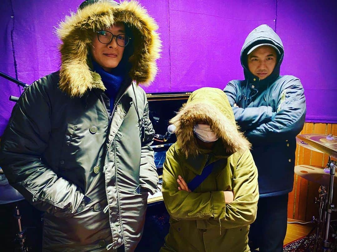 小田和奏さんのインスタグラム写真 - (小田和奏Instagram)「今日はレッスンがっつりからの、Coda  Piano Trioのスタジオリハでした。 12/20のライブに向けて色々企んどります。  溢れ出る冬感。」12月3日 22時19分 - kazusou