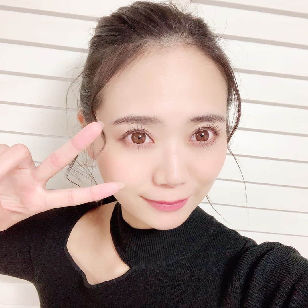 緑川静香さんのインスタグラム写真 - (緑川静香Instagram)「最近お気に入りの髪型❤️ ポーズは昭和🤔  #hairstyle #bobhair #uphairstyles #selfie #selca #셀피 #셀카  #全顔スタイル #楽ちんなん」12月3日 22時26分 - midorikawa_shizuka