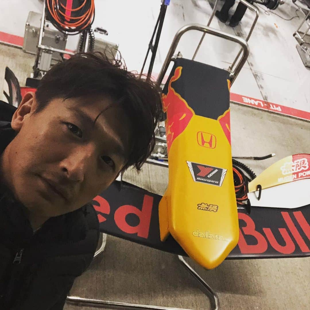 井出有治さんのインスタグラム写真 - (井出有治Instagram)「明日からのSUPER FORMULAルーキーテスト頑張ります！ ドライバーとしてじゃないけど🙄  #superformula #suzukacircuit」12月3日 22時40分 - yuji_ide_official