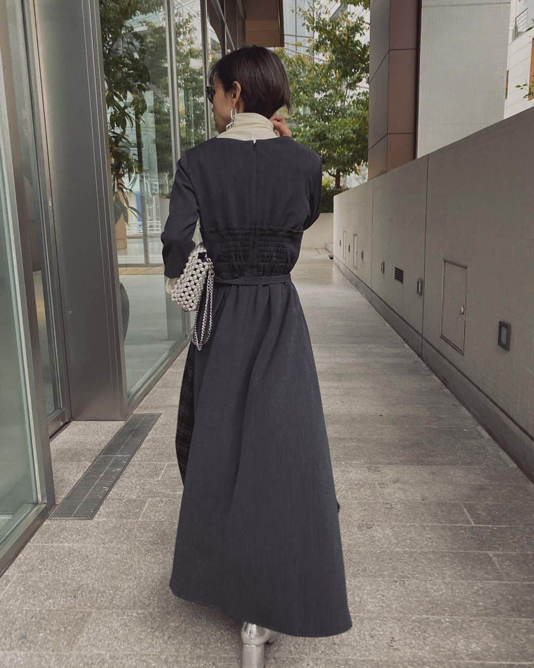 黒石奈央子さんのインスタグラム写真 - (黒石奈央子Instagram)「あめりふく。 . . LADY BRITISH LIKE DRESS ¥19400+tax 12/6 . チェックをドッキングしたこちらのワンピース。アシメフレアが女心をくすぐる一枚。 .  @ameri_shinjuku @amerivintage @ameri_daikanyama @ameri.shinsaibashi #ameri#amerivintage #fashion #vintagefashion #coordinate#ootd#outfit#osanposnap #705_outfit #大人ファッション #大人コーディネート #大人スタイル #modestyle #modefashion#modecasual」12月3日 22時32分 - blackstone705