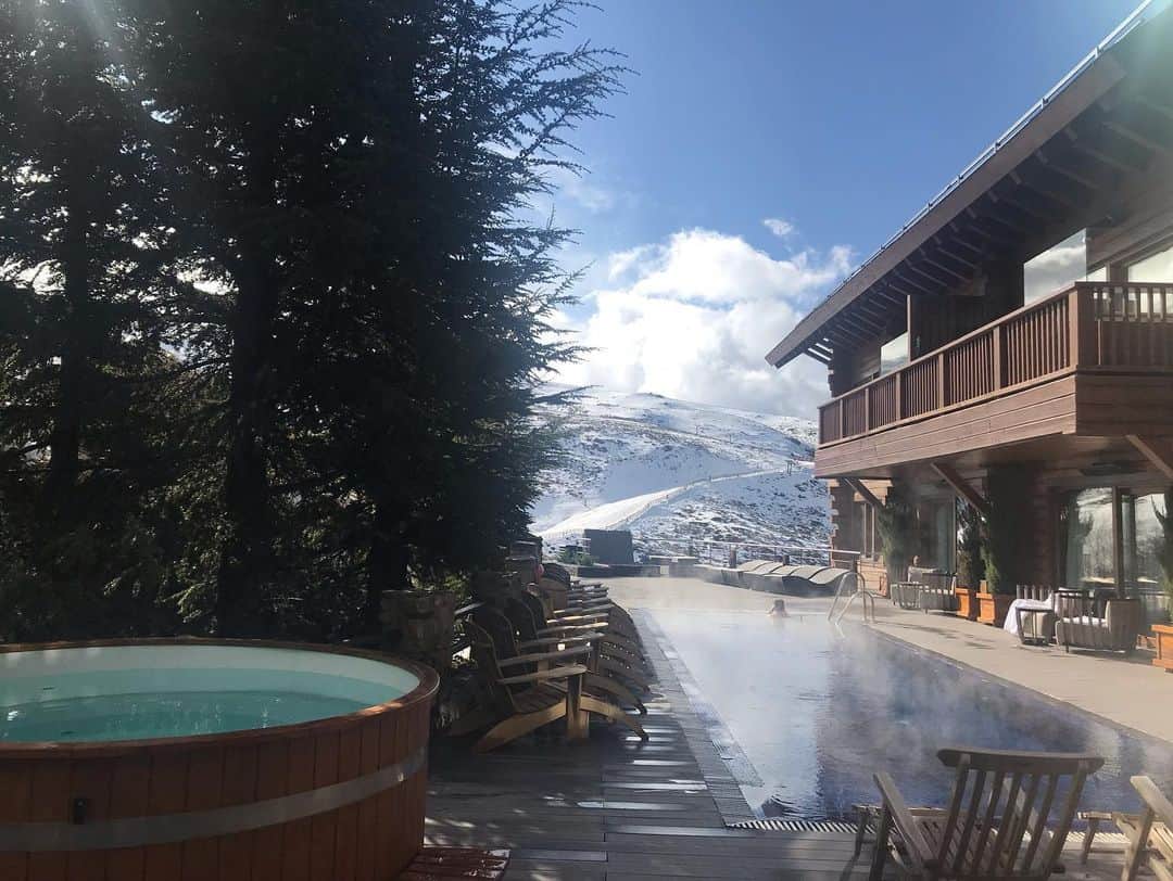 トームさんのインスタグラム写真 - (トームInstagram)「After the ❄️ there was ☀️ El Lodge Ski & Spa #Andalucia #Spain」12月3日 22時33分 - tomenyc